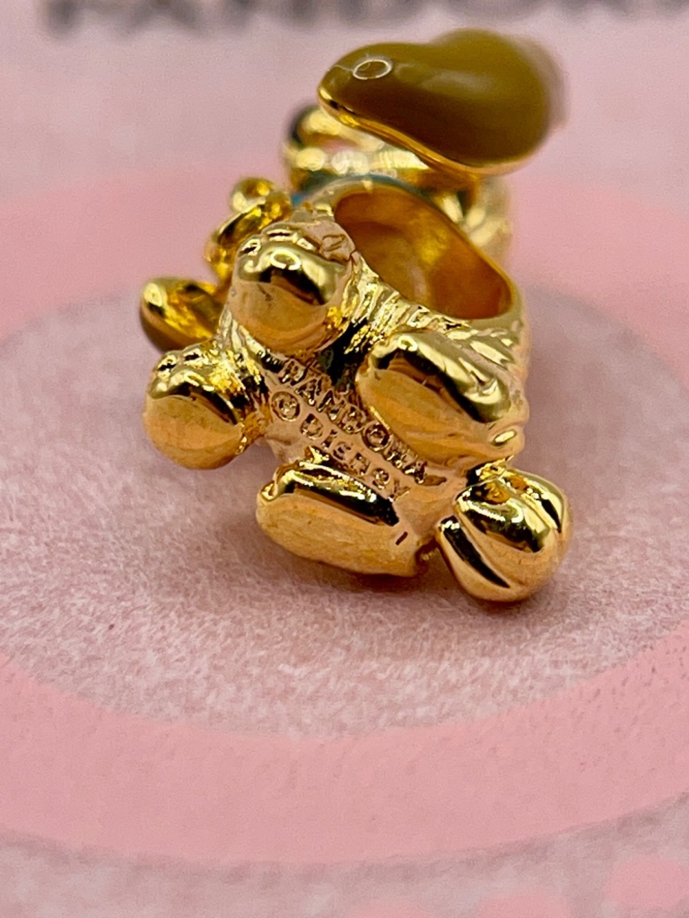Pandora Disney Lady and the Tramp Lady Gold-Plated Charm - Picture 6 of 8